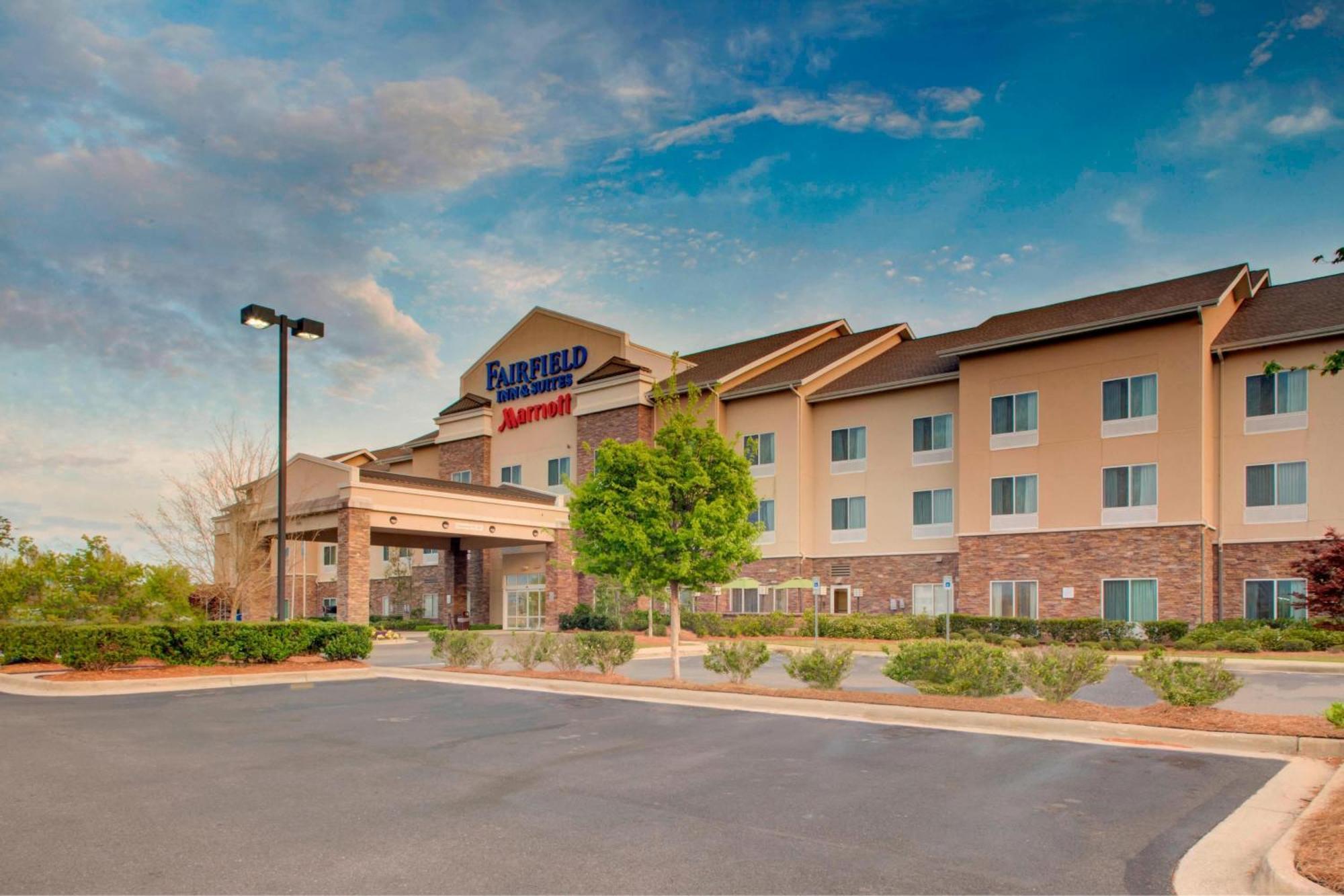 Fairfield Inn And Suites By Marriott Montgomery Eastchase Exterior photo