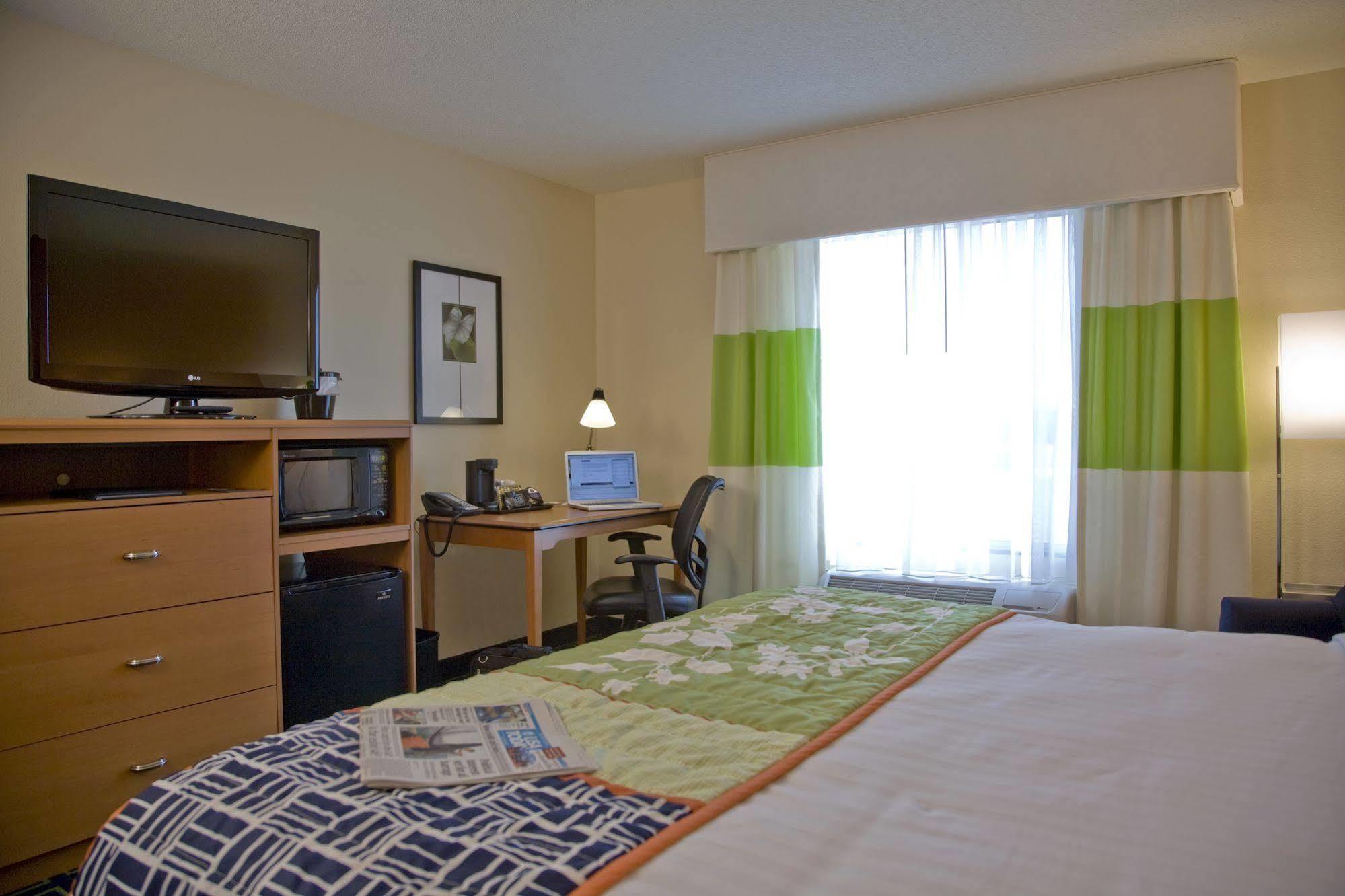 Fairfield Inn And Suites By Marriott Montgomery Eastchase Exterior photo
