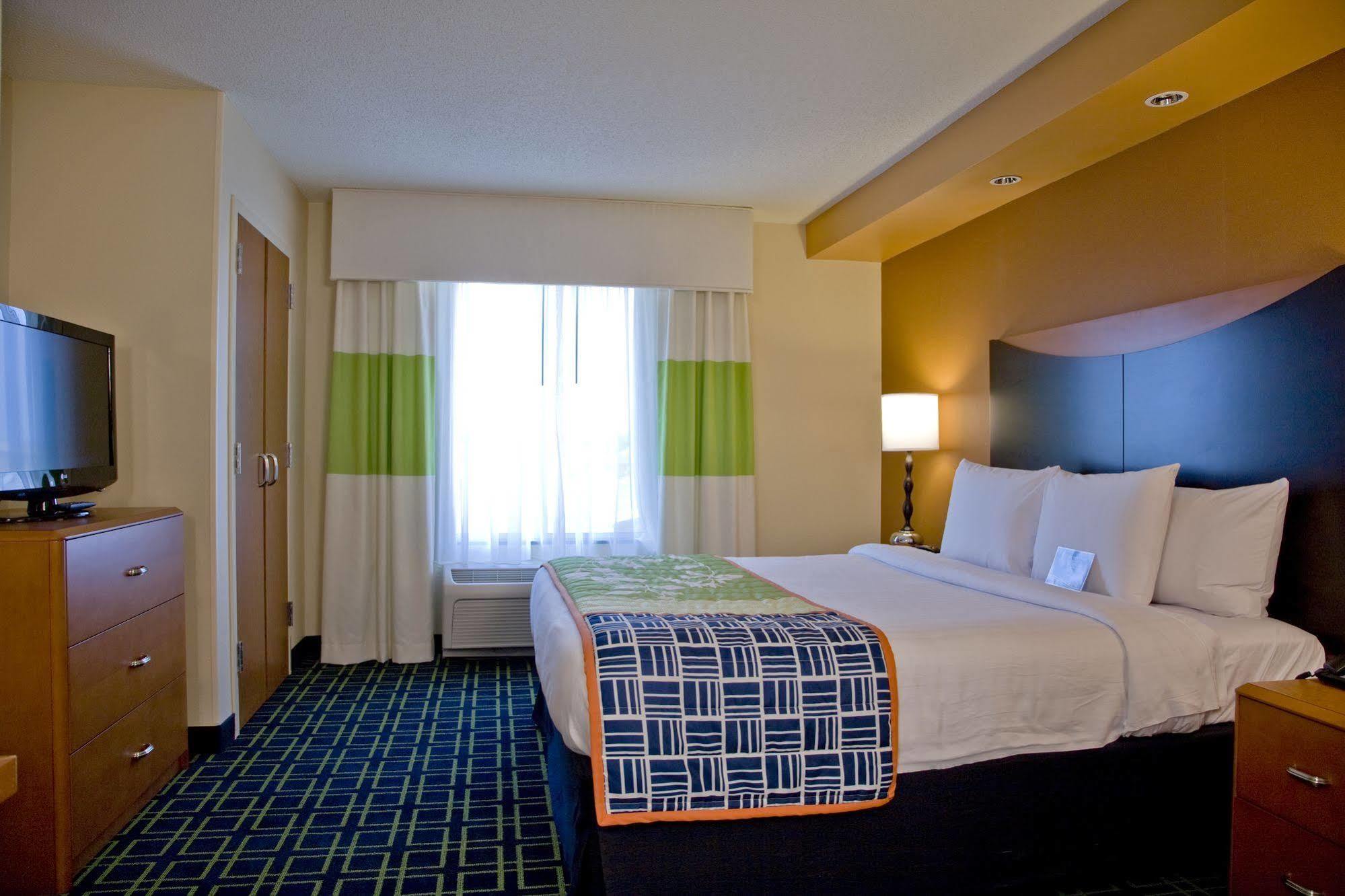 Fairfield Inn And Suites By Marriott Montgomery Eastchase Exterior photo