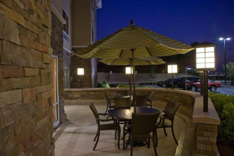 Fairfield Inn And Suites By Marriott Montgomery Eastchase Exterior photo